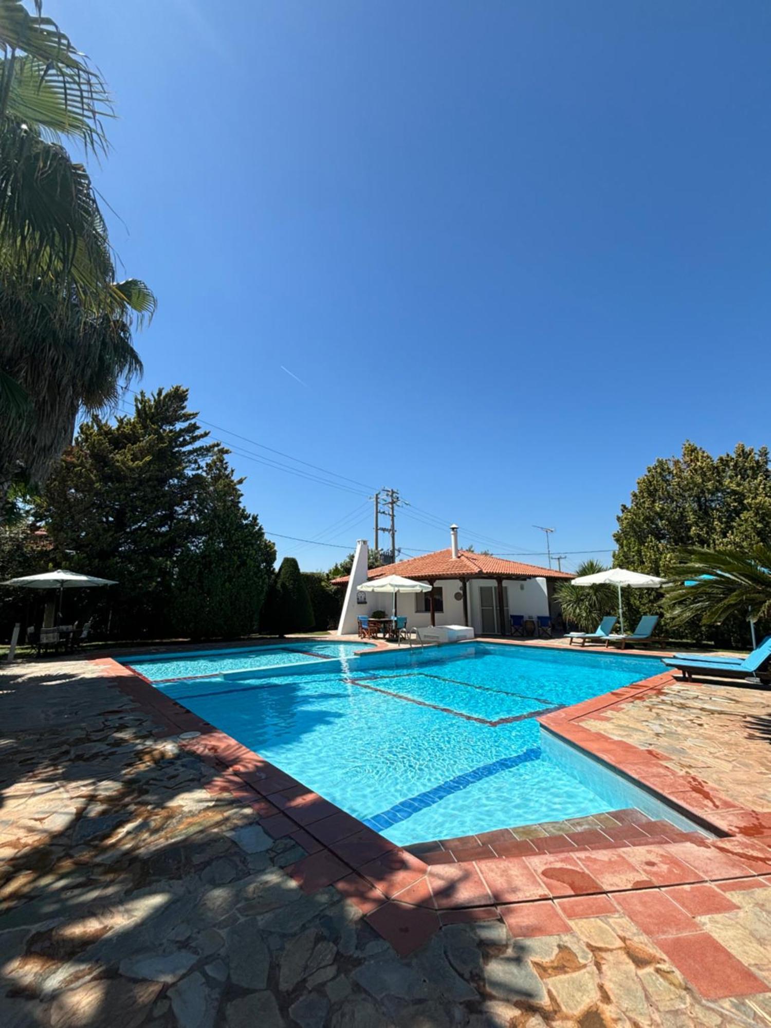 Country House With Pool And Big Garden 오로포스 외부 사진