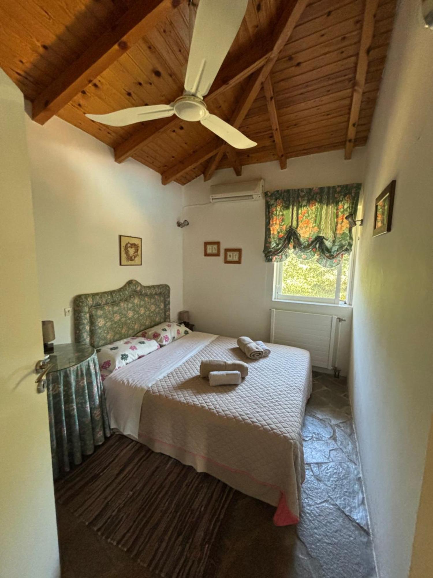 Country House With Pool And Big Garden 오로포스 외부 사진